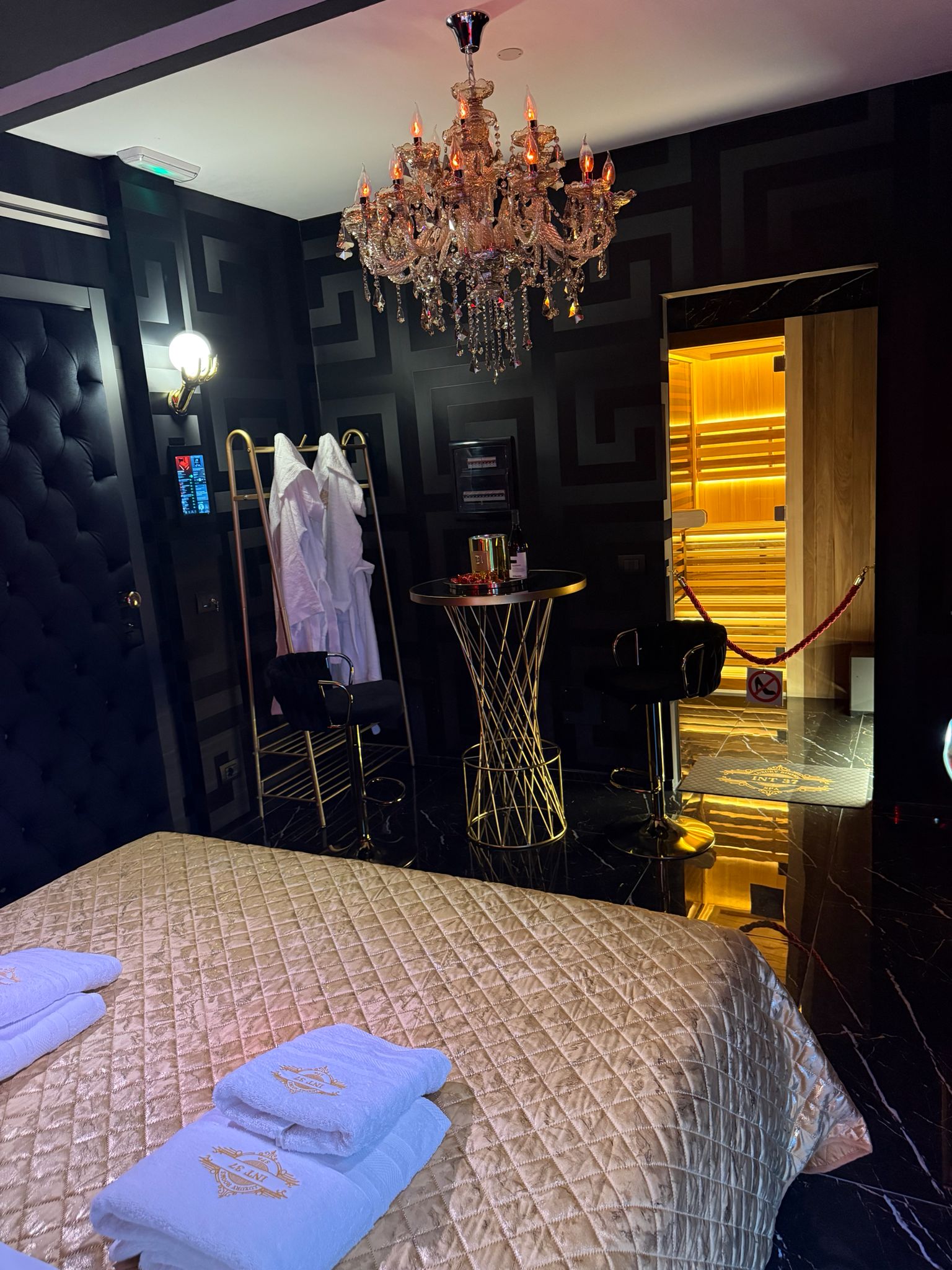 Suite Gold